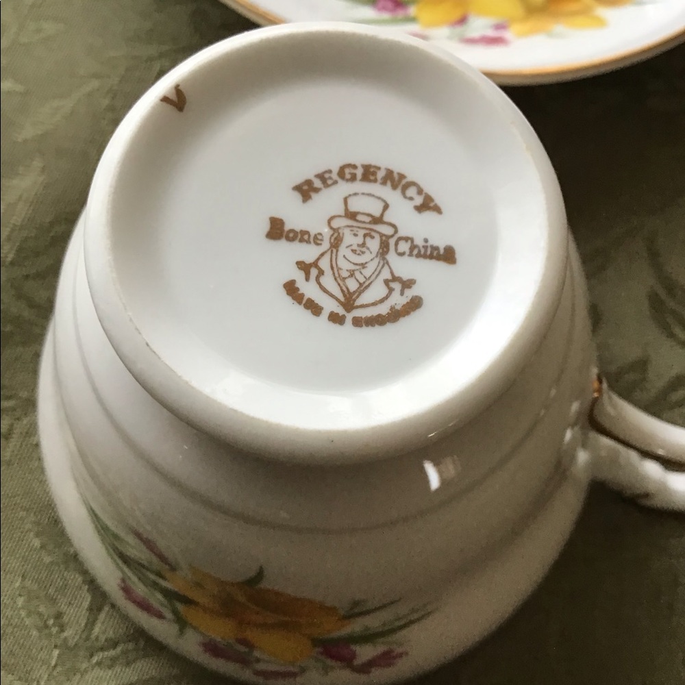China bone porcelain cup and saucer - Picture 4 of 5